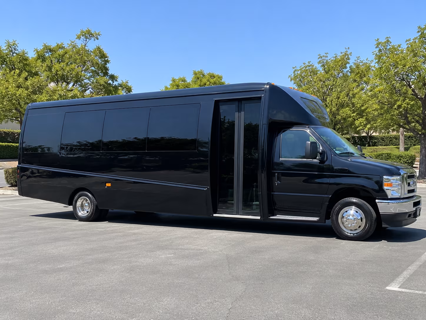 Jacksonville Airport Shuttle & Transportation party bus exterior
