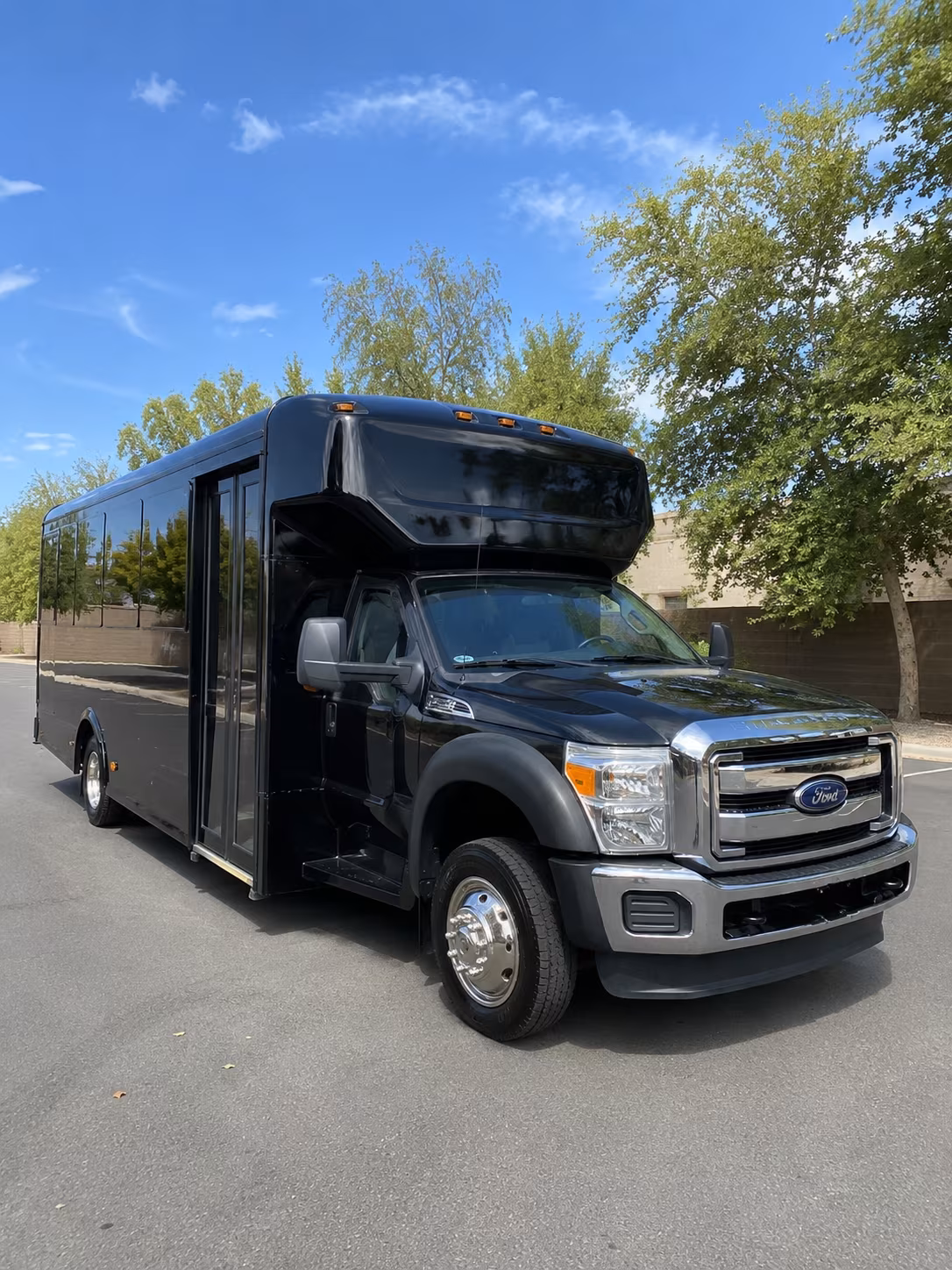 Jacksonville Birthday, Sweet 16, & Quinceañera Transportation party bus exterior